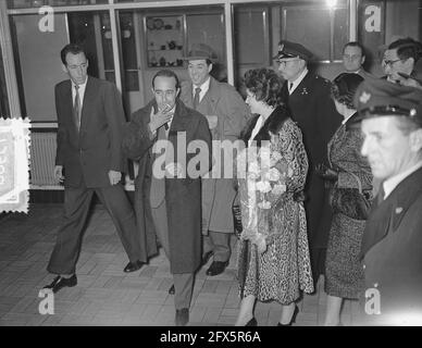 Gina Lolobrigida in Amsterdam, Ankunft, 21. Oktober 1955, Niederlande, 20. Jahrhundert Presseagentur Foto, Nachrichten zu erinnern, Dokumentarfilm, historische Fotografie 1945-1990, visuelle Geschichten, Menschliche Geschichte des zwanzigsten Jahrhunderts, Momente in der Zeit festzuhalten Stockfoto