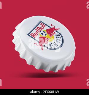 Madrid , SPANIEN - 25. Mai 2021: New York Red Bull 3D Render realistisches Flaschenverschluss-Logo auf weißem, illustrativem Editorial Stockfoto