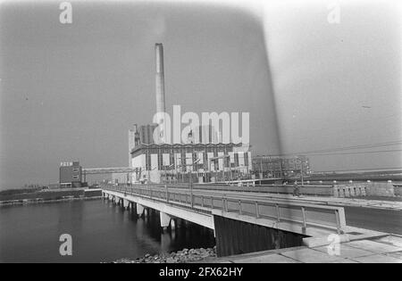 Prinz Bernhard eröffnet Flevocentrale Provinciale Geldersche Electriciteit Maatschappij in der Nähe von Lelystad. Außenansicht von Flevocentrale, 10. Oktober 1969, PERSONEN, Außenansicht, Eröffnungen, Niederlande, Foto der Presseagentur des 20. Jahrhunderts, zu erinnerende Nachrichten, Dokumentarfilm, historische Fotografie 1945-1990, visuelle Geschichten, Menschliche Geschichte des zwanzigsten Jahrhunderts, Momente in der Zeit festzuhalten Stockfoto