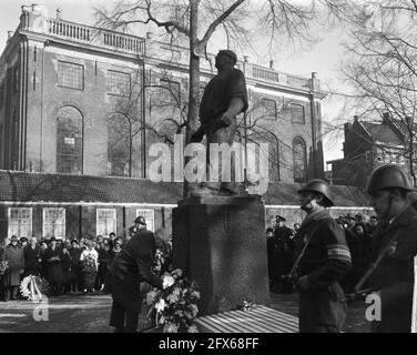 Gedenken an den Februarstreik 1941. Bürgermeister legt Kranz, 25. Februar 1963, Bürgermeister, gedenkfeiern, Niederlande, Presseagentur des 20. Jahrhunderts, Foto, Nachrichten zum erinnern, Dokumentarfilm, historische Fotografie 1945-1990, visuelle Geschichten, Menschliche Geschichte des zwanzigsten Jahrhunderts, Momente in der Zeit festzuhalten Stockfoto