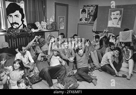 Hungerstreik von Mitgliedern türkischer und kurdischer Organisationen in Ons Huis in Amsterdam in Solidarität mit Hungerstreikenden in Militärgefängnissen in Istanbul und Erzurum, 9. August 1983, Hungerstreiks, politischen Gefangenen, den Niederlanden, 20. Jahrhundert Presseagentur Foto, Nachrichten zu erinnern, Dokumentarfilm, historische Fotografie 1945-1990, visuelle Geschichten, Menschliche Geschichte des zwanzigsten Jahrhunderts, Momente in der Zeit festzuhalten Stockfoto