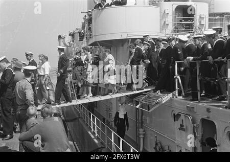 Hf. Frau Overijssel aus Den Helder nach Neuguinea, 15. Juni 1962, Niederlande, Foto der Presseagentur des 20. Jahrhunderts, zu erinnerende Nachrichten, Dokumentarfilm, historische Fotografie 1945-1990, visuelle Geschichten, Menschliche Geschichte des zwanzigsten Jahrhunderts, Momente in der Zeit festzuhalten Stockfoto