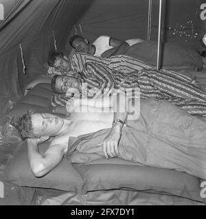 Jamboree 1963 beim Marathon Griechenland. Holländisch im Schlaf, August 12 1963, SLAPS, Niederlande, Foto der Presseagentur des 20. Jahrhunderts, zu erinnerende Nachrichten, Dokumentarfilm, historische Fotografie 1945-1990, visuelle Geschichten, Menschliche Geschichte des zwanzigsten Jahrhunderts, Momente in der Zeit festzuhalten Stockfoto