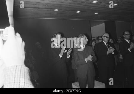 Championship Billard Ereklasse Anker-Kader 47/2, Amsterdam; abgelaufen, 14. Januar 1971, BILJARTEN, MEISTERSCHAFTEN, Niederlande, Foto der Presseagentur des 20. Jahrhunderts, Nachrichten zur Erinnerung, Dokumentarfilm, historische Fotografie 1945-1990, visuelle Geschichten, Menschliche Geschichte des zwanzigsten Jahrhunderts, Momente in der Zeit festzuhalten Stockfoto