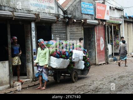 Die pulsierenden Märkte im Chawk Bazar in Dhaka, Bangladesch. Stockfoto