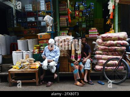 Die pulsierenden Märkte im Chawk Bazar in Dhaka, Bangladesch. Stockfoto