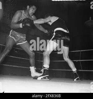 Amateur Boxing Championships in Frascati. Spiel zwischen Mommer und Hallie, 5. März 1961, AMATEUREN, Meisterschaften, Boxen, Streichhölzer, Niederlande, Presseagentur des 20. Jahrhunderts, Foto, zu erinnerende Nachrichten, Dokumentarfilm, historische Fotografie 1945-1990, visuelle Geschichten, Menschliche Geschichte des zwanzigsten Jahrhunderts, Momente in der Zeit festzuhalten Stockfoto
