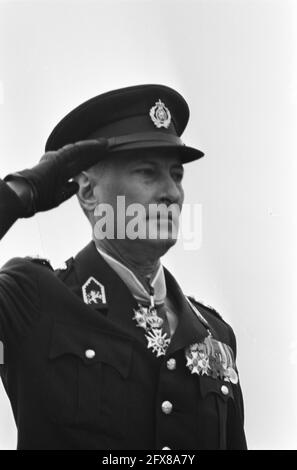 Abschied Generalleutnant F. v.d. Veen als Oberbefehlshaber der Landstreitkräfte auf den Vlasakkers Generalleutnant F. van der Veen, Schlagzeile, 18. Dezember 1968, Abschied, Kommandeure, Niederlande, Presseagentur des 20. Jahrhunderts, Foto, Nachrichten zu erinnern, Dokumentarfilm, historische Fotografie 1945-1990, visuelle Geschichten, Menschliche Geschichte des zwanzigsten Jahrhunderts, Momente in der Zeit festzuhalten Stockfoto