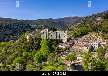 Frankreich, Ardeche, Nationalpark Cevennes, regionaler Naturpark Monts d'Ardeche, Les Vans, Naves Village (Luftaufnahme) // Frankreich, Ardèche (07), Parc na Stockfoto