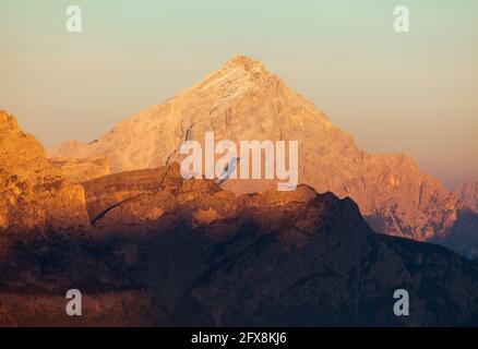 Monte Antelao, Abenddämmerung, Südtirol, Alpen Dolomitenberge, Italien Stockfoto