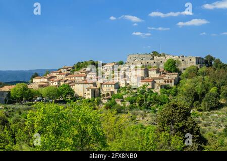 Frankreich, Ardeche, Nationalpark Cevennes, Banne, Dorf und Ruinen des Chateau de Banne, Schloss Banne // Frankreich, Ardèche (07), Parc national des Cév Stockfoto