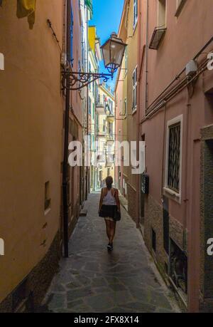 Manarola (Italien) - EIN Blick auf Manarola, eines von fünf Landdörfern an der Küste der Region Ligurien, Teil des Nationalparks Cinque Terre Stockfoto