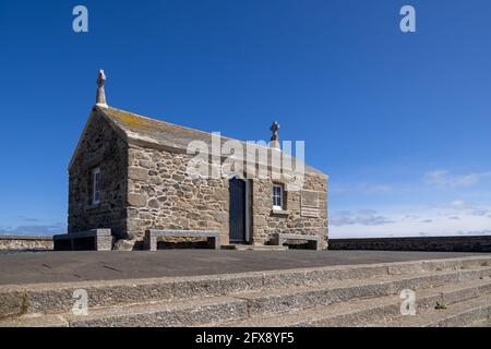 ST IVES, CORNWALL, Großbritannien - MAI 13 : Blick auf die alte St. Nicholikkapelle in St. Ives, Cornwall am 13. Mai 2021 Stockfoto