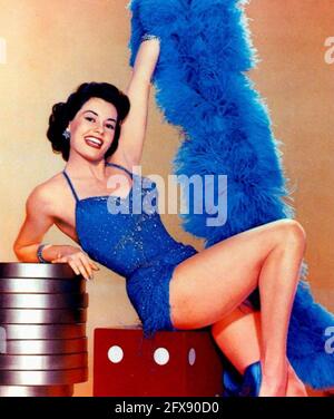 CYD CHARISSE (1922-2008) amerikanische Filmschauspielerin und Tänzerin um 1958 Stockfoto