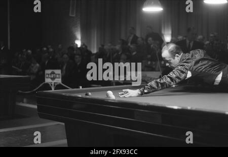 Billard für die Europameisterschaft Aker Kader 71/2 in der Marine-Kantine in Den Helder. 13, 14, 15 Galvez zum Punsch, 27. Februar 1963, Billard, Meisterschaften, Niederlande, Presseagentur des 20. Jahrhunderts, Foto, Nachrichten zum erinnern, Dokumentarfilm, historische Fotografie 1945-1990, visuelle Geschichten, Menschliche Geschichte des zwanzigsten Jahrhunderts, Momente in der Zeit festzuhalten Stockfoto