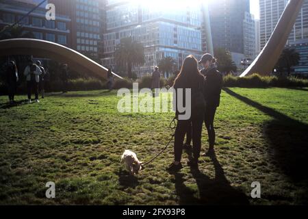 San Francisco, USA. Mai 2021. Die Menschen genießen ihre Freizeit in der San Francisco Bay Area, Kalifornien, USA, 25. Mai 2021. Quelle: Wu Xiaoling/Xinhua/Alamy Live News Stockfoto