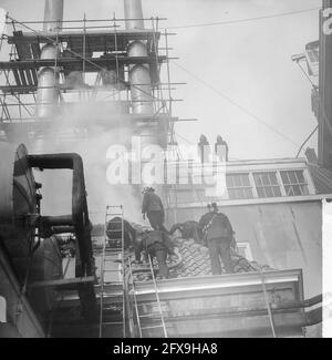 Feuer im Kesselhaus der Binnengasthuis in Amsterdam, 28. März 1963, Brände, Niederlande, 20. Jahrhundert Presseagentur Foto, Nachrichten zu erinnern, Dokumentarfilm, historische Fotografie 1945-1990, visuelle Geschichten, Menschliche Geschichte des zwanzigsten Jahrhunderts, Momente in der Zeit festzuhalten Stockfoto