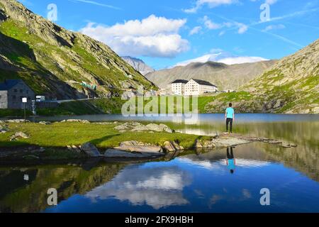 Besuch des Grossen Sankt Bernhard, der Martigny im Kanton Wallis, Schweiz, mit Aosta in der Region Aostatal, Italien verbindet. Stockfoto