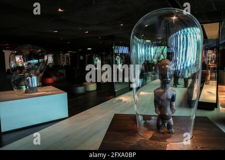 DIE MARC LADREIT DE LACHARRIERE KOLLEKTION IM PARISER MUSEE DU QUAI BRANLY, PARIS Stockfoto