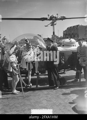 Karneval In Nijmegen. Ankunft des Prinzen-Karnevals und Prozession, 19. April 1953, Karneval, Niederlande, Foto der Presseagentur des 20. Jahrhunderts, Nachrichten zur Erinnerung, Dokumentarfilm, historische Fotografie 1945-1990, visuelle Geschichten, Menschliche Geschichte des zwanzigsten Jahrhunderts, Momente in der Zeit festzuhalten Stockfoto