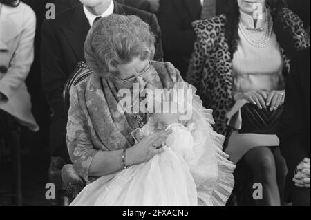 Taufe von Prinz Carlos Xavier Bernardo, Sohn von Prinzessin Irene, auf Schloss Lignieres (Frankreich) Jr., 10. Februar 1970, Taufzeremonien, Niederlande, 20. Jahrhundert Presseagentur Foto, Nachrichten zu erinnern, Dokumentarfilm, historische Fotografie 1945-1990, visuelle Geschichten, Menschliche Geschichte des zwanzigsten Jahrhunderts, Momente in der Zeit festzuhalten Stockfoto