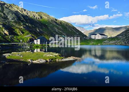 Der große hl. Bernhard, der Martigny im Kanton Wallis, Schweiz, mit Aosta in der Region Aostatal, Italien verbindet. Stockfoto