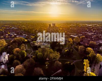 York Minster bei Sonnenaufgang Stockfoto