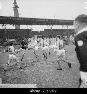 DWS gegen Schieß los. 1-1, Spielzeit, 21. März 1965, Sport, Fußball, Niederlande, Foto der Presseagentur des 20. Jahrhunderts, zu erinnerende Nachrichten, Dokumentarfilm, historische Fotografie 1945-1990, visuelle Geschichten, Menschliche Geschichte des zwanzigsten Jahrhunderts, Momente in der Zeit festzuhalten Stockfoto