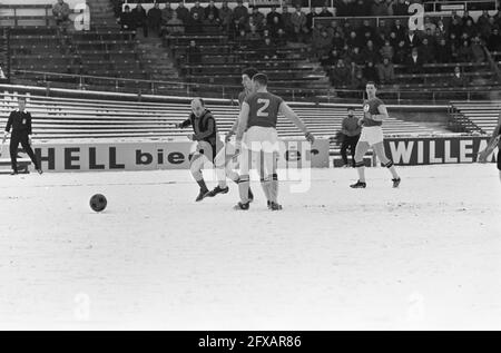 DWS gegen Schieß los., Game Moments, 8. Januar 1967, Sport, Fußball, Niederlande, Foto der Presseagentur des 20. Jahrhunderts, zu erinnerende Nachrichten, Dokumentarfilm, historische Fotografie 1945-1990, visuelle Geschichten, Menschliche Geschichte des zwanzigsten Jahrhunderts, Momente in der Zeit festzuhalten Stockfoto