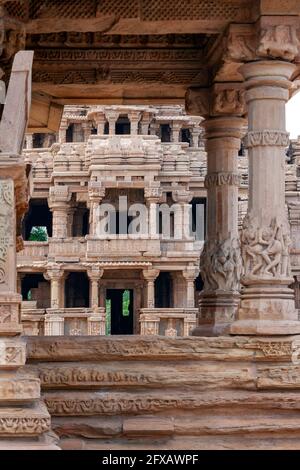 Sasbahu Tempel, auch SAS-Bahu Mandir, SAS-Bahu Tempel, Sahasrabahu Tempel oder Harisadanam Tempel genannt - ein Zwillingstempel aus dem 11. Jahrhundert, dem gewidmet ist Stockfoto