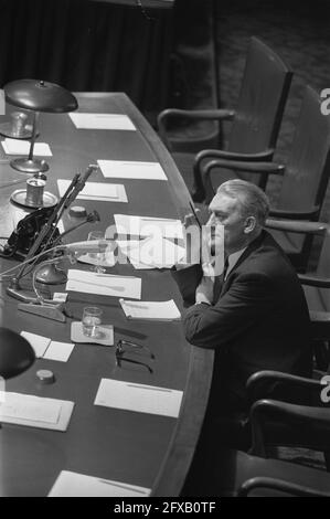 Senat . Überlegungen zum Lohngesetz von Minister Roolvink Minister Roolvink Lists, 10. Februar 1970, Politik, Niederlande, 20. Jahrhundert Presseagentur Foto, Nachrichten zu erinnern, Dokumentarfilm, historische Fotografie 1945-1990, visuelle Geschichten, Menschliche Geschichte des zwanzigsten Jahrhunderts, Momente in der Zeit festzuhalten Stockfoto