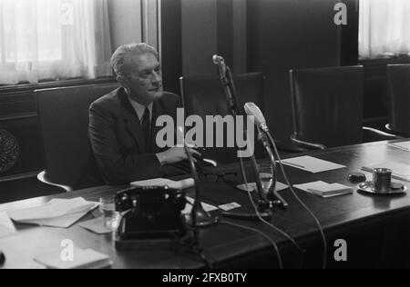 Senat . Betrachtung des Lohngesetzes von Minister Roolvink Nr. 17a,18a Übersicht, 10. Februar 1970, Politik, Niederlande, 20. Jahrhundert Presseagentur Foto, Nachrichten zu erinnern, Dokumentarfilm, historische Fotografie 1945-1990, visuelle Geschichten, Menschliche Geschichte des zwanzigsten Jahrhunderts, Momente in der Zeit festzuhalten Stockfoto