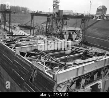 Erste Meter für Metro-Tunnel mit Beton gegossen. Übersicht Tunnelsegment in Schalung, 1. Dezember 1961, U-Bahnen, Übersichten, Segmente, Tunnel, Niederlande, Presseagentur des 20. Jahrhunderts, News to Remember, Dokumentarfilm, historische Fotografie 1945-1990, visuelle Geschichten, Menschliche Geschichte des zwanzigsten Jahrhunderts, Momente in der Zeit festzuhalten Stockfoto