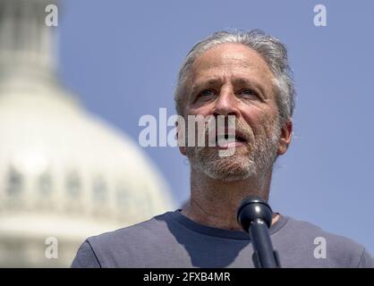 Washington, DC, USA. Mai 2021. Jon Stewart spricht während einer Pressekonferenz zum Comprehensive Toxics Act von 2021 am Mittwoch, den 26. Mai 2021 in Washington, DC. Foto von Jemal Gräfin/UPI Credit: UPI/Alamy Live News Stockfoto