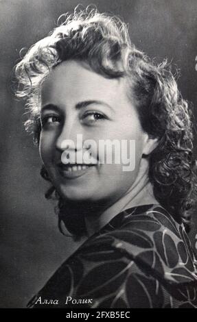 Alla Nykolaevna Rolik (Алла Николаевна Ролик; 18. April 1932, Kiew, UdSSR, UdSSR) - sowjetische, ukrainische Schauspielerin von Theater und Kino. Alte Vintage-Postkarte der UdSSR, 60er Jahre. Stockfoto