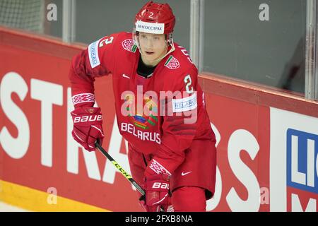 Riga, Olympisches Sportzentrum, Lettland. Mai 2021. Weißrussland gegen Großbritannien (Eishockey-Weltmeisterschaft 2021 IIHF), #2 Ilya Solovyov (Lettland) für den ersten Pass (Schweiz/Kroatien OUT) Quelle: SPP Sport Pressefoto. /Alamy Live News Stockfoto