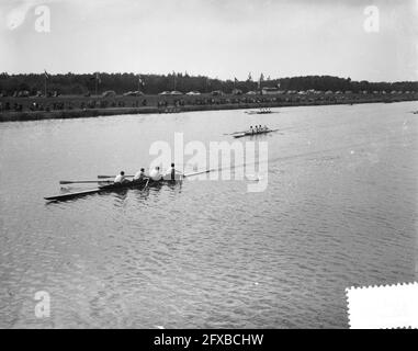 Internationale Ruderrennen Bosbaan. Ziel jung 8B, 10. Juni 1956, Ruderregatten, Ziel, Niederlande, Presseagentur des 20. Jahrhunderts, Foto, Nachrichten zum erinnern, Dokumentarfilm, historische Fotografie 1945-1990, visuelle Geschichten, Menschliche Geschichte des zwanzigsten Jahrhunderts, Momente in der Zeit festzuhalten Stockfoto