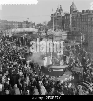 Eintrag des Heiligen Nikolaus in Amsterdam, 19. November 1955, Eintrag, Niederlande, 20. Jahrhundert Presseagentur Foto, Nachrichten zu erinnern, Dokumentarfilm, historische Fotografie 1945-1990, visuelle Geschichten, Menschliche Geschichte des zwanzigsten Jahrhunderts, Momente in der Zeit festzuhalten Stockfoto