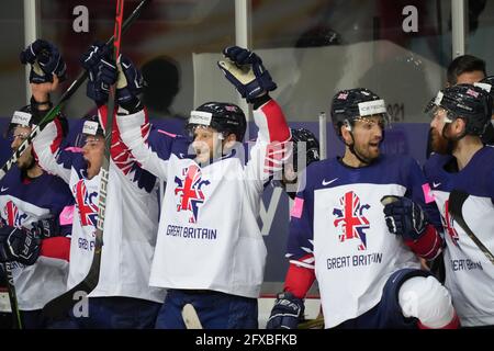 Riga, Olympisches Sportzentrum, Lettland. Mai 2021. Weißrussland gegen Großbritannien (2021 IIHF Eishockey-Weltmeisterschaft), die Bank von Großbritannien feiert die 3-1 (Schweiz/Kroatien OUT) Quelle: SPP Sport Press Foto. /Alamy Live News Stockfoto