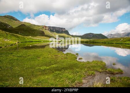 Österreich, Kärnten, Hütte über dem Fuscher Lacke Bergsee bei der Großglockner Hochalpenstraße Stockfoto