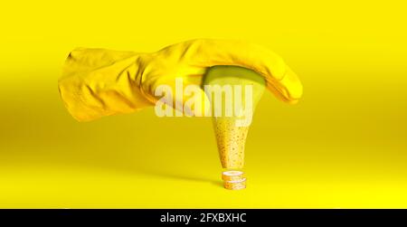 Schutzhandschuh, der genetisch veränderte Birne in Banane hält Stockfoto