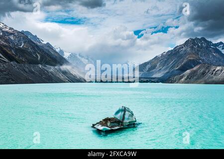 Malerischer Blick auf den türkisfarbenen Tasman Lake Stockfoto