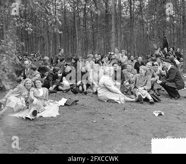 National Field Day Salvation Army Baarn Colonel Westergaard (London), 23. Juni 1954, Niederlande, Foto der Presseagentur des 20. Jahrhunderts, zu erinnerende Nachrichten, Dokumentation, historische Fotografie 1945-1990, visuelle Geschichten, Menschliche Geschichte des zwanzigsten Jahrhunderts, Momente in der Zeit festzuhalten Stockfoto