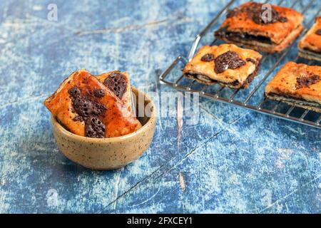 Schokoladengebäck Rugelach Stockfoto