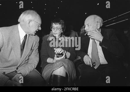 Parteirat PvdA in Zeist mit Wahl des Listenführers für Europawahlen; von links nach rechts Vondeling, ien van de Heuvel, Den Uyl, 6. Januar 1979, Wahlen, Listenführer, Parteiräte, Niederlande, Foto der Presseagentur des 20. Jahrhunderts, zu erinnerende Nachrichten, Dokumentation, historische Fotografie 1945-1990, visuelle Geschichten, Menschliche Geschichte des zwanzigsten Jahrhunderts, Momente in der Zeit festzuhalten Stockfoto