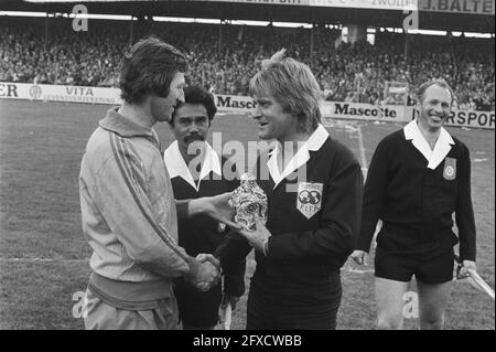 PEC Zwolle gegen FC Vlaardingen 3-1, Frans Derks, 15. Mai 1978, Sport, Fußball, Niederlande, Foto der Presseagentur des 20. Jahrhunderts, zu erinnerende Nachrichten, Dokumentarfilm, historische Fotografie 1945-1990, visuelle Geschichten, Menschliche Geschichte des zwanzigsten Jahrhunderts, Momente in der Zeit festzuhalten Stockfoto