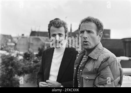 Pressekonferenz im Zusammenhang mit dem Film Een brug te ver (A Bridge too far); rechts James Caan, einer der führenden Schauspieler und Drehbuchautor W. Goldman, 27. April 1976, Schauspieler, Autoren, Filme, Filmstars, Schriftsteller, Niederlande, Presseagentur des 20. Jahrhunderts, Foto, Nachrichten zum erinnern, Dokumentarfilm, historische Fotografie 1945-1990, visuelle Geschichten, Menschliche Geschichte des zwanzigsten Jahrhunderts, Momente in der Zeit festzuhalten Stockfoto