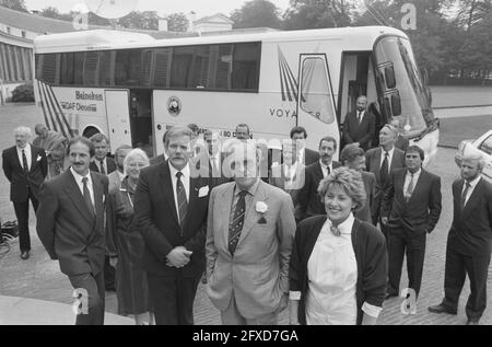 Präsentation Voyager-Projekt in Paleis Soestdijk an Prinz Bernhard (zugunsten des World Wildlife Fund), 5. Oktober 1987, Präsentationen, Niederlande, 20. Jahrhundert Presseagentur Foto, Nachrichten zu erinnern, Dokumentarfilm, historische Fotografie 1945-1990, visuelle Geschichten, Menschliche Geschichte des zwanzigsten Jahrhunderts, Momente in der Zeit festzuhalten Stockfoto