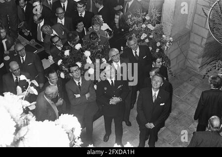 Prinz Claus eröffnet neuen Hauptsitz Centraal Beheer in Apeldoorn, 1. November 1972, Hauptniederlassungen, Eröffnungen, Prinzen, Niederlande, Presseagentur des 20. Jahrhunderts, Foto, Nachrichten zu erinnern, Dokumentarfilm, historische Fotografie 1945-1990, visuelle Geschichten, Menschliche Geschichte des zwanzigsten Jahrhunderts, Momente in der Zeit festzuhalten Stockfoto