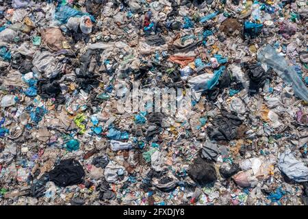 Offene Lagerung von festem Abfall Stockfoto